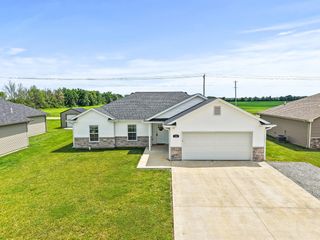506 ADDIE LN, Centralia, MO 65240