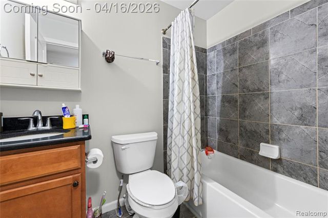 4616 Bradley Circle, Troy, MI 48085