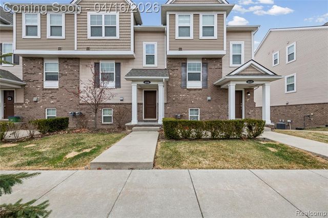 4616 Bradley Circle, Troy, MI 48085