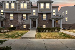 4616 Bradley Circle, Troy, MI 48085