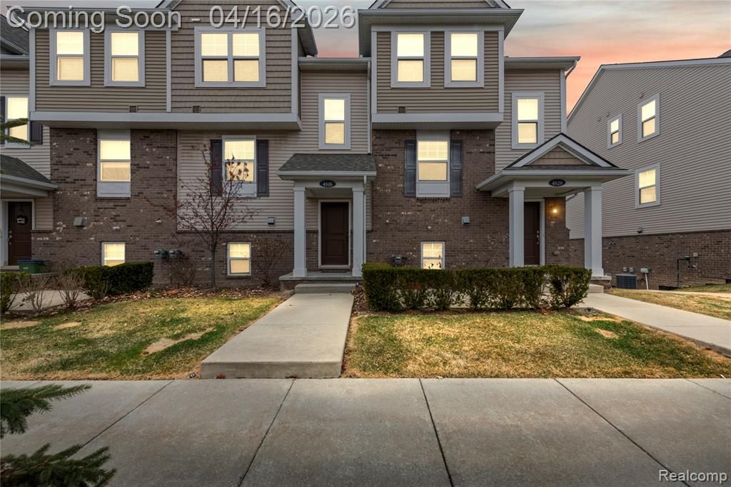 4616 Bradley Circle, Troy, MI 48085