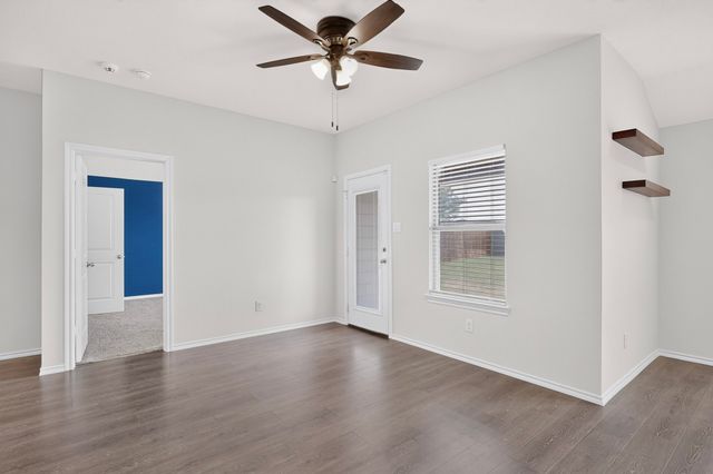 816 Glover Drive, Aubrey, TX 76227