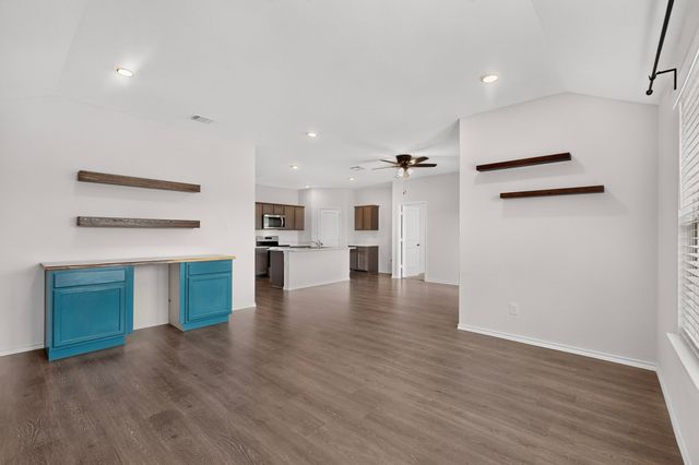 816 Glover Drive, Aubrey, TX 76227