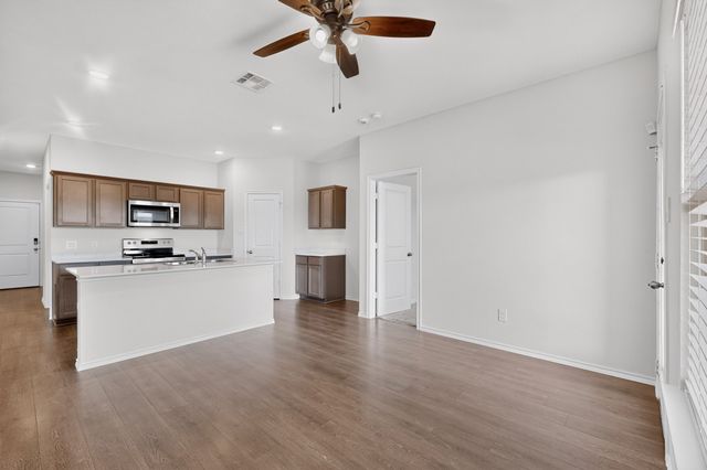 816 Glover Drive, Aubrey, TX 76227