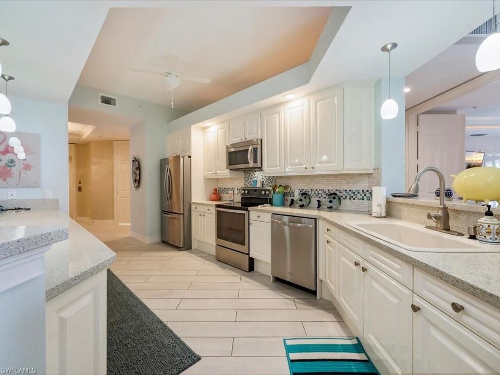 9566 Gulf Shore DR 102, NAPLES, FL 34108 — photo 4