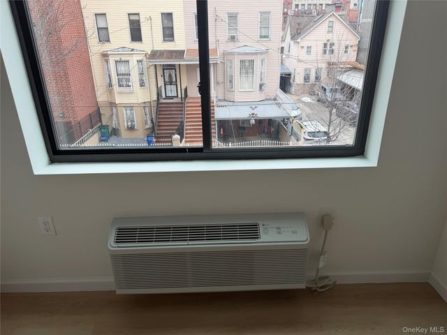 947 college Avenue, Bronx, NY 10453