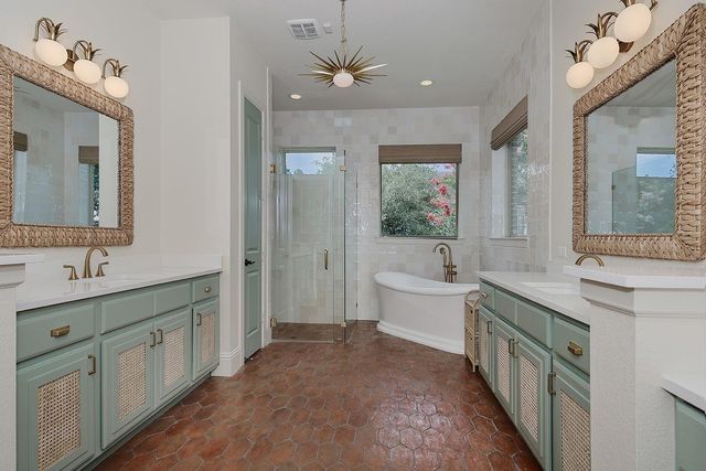 66 W Sawyer Ridge Drive, The Woodlands, TX 77389