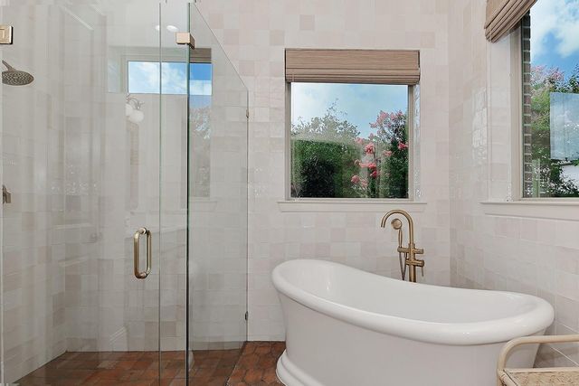 66 W Sawyer Ridge Drive, The Woodlands, TX 77389