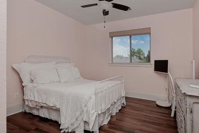 66 W Sawyer Ridge Drive, The Woodlands, TX 77389