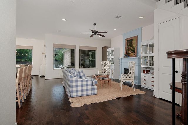 66 W Sawyer Ridge Drive, The Woodlands, TX 77389