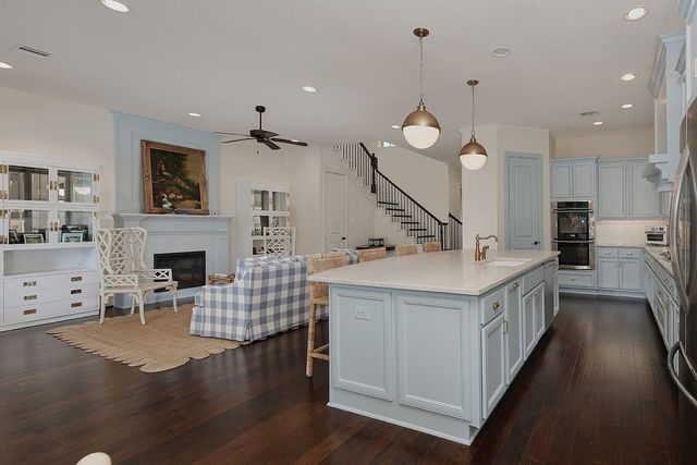 66 W Sawyer Ridge Drive, The Woodlands, TX 77389