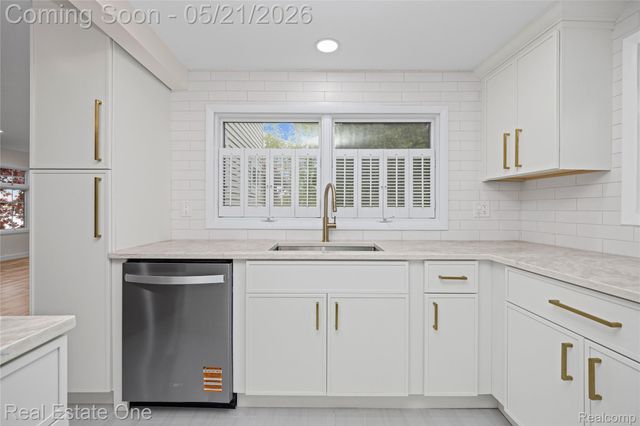 9047 Gale Road, White Lake Charter Township, MI 48386