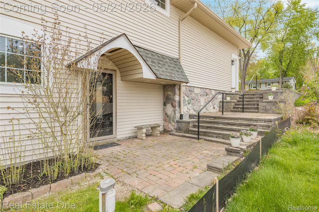 9047 Gale Road, White Lake Charter Township, MI 48386