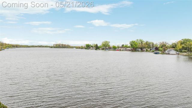 9047 Gale Road, White Lake Charter Township, MI 48386