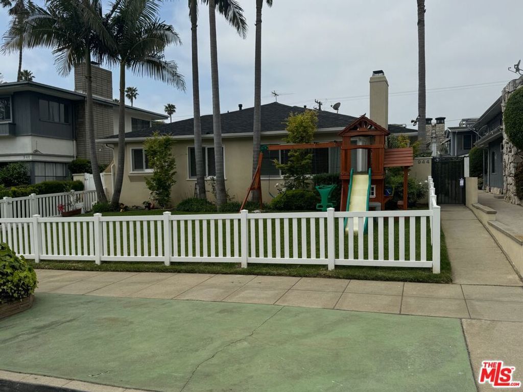 944 21st Street C, Santa Monica, CA 90403