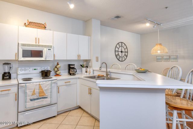 605 FAIRWAY Drive 203, St. Augustine, FL 32084