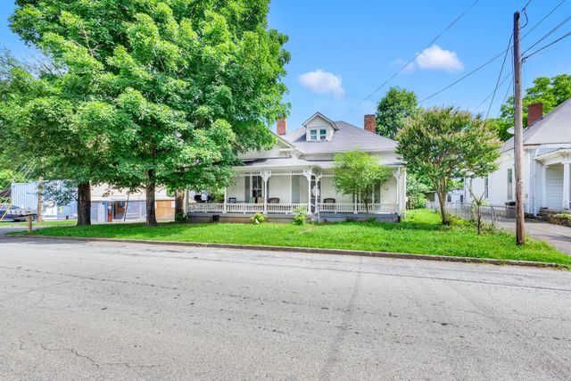 322 W 12th St Apt 3, Columbia, TN 38401