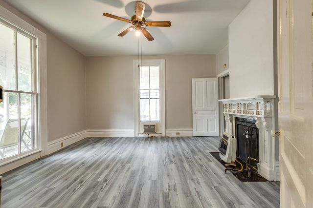 322 W 12th St Apt 3, Columbia, TN 38401