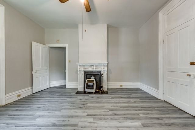 322 W 12th St Apt 3, Columbia, TN 38401