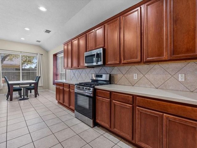 3703 Wild Oak Drive, Pearland, TX 77581