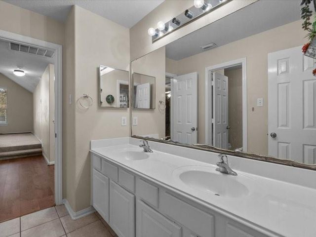 3703 Wild Oak Drive, Pearland, TX 77581