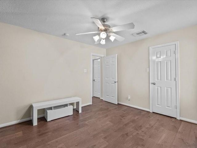 3703 Wild Oak Drive, Pearland, TX 77581