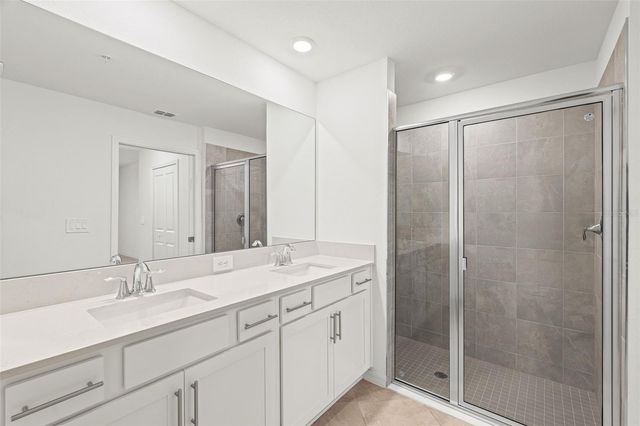 19015 SCALLOP LOOP 104, Lakewood Ranch, FL 34211