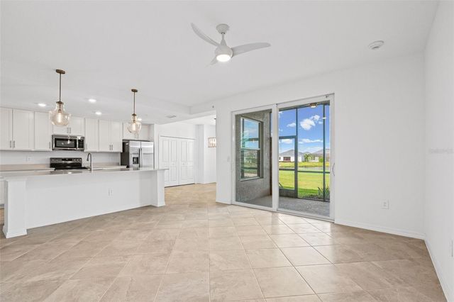19015 SCALLOP LOOP 104, Lakewood Ranch, FL 34211