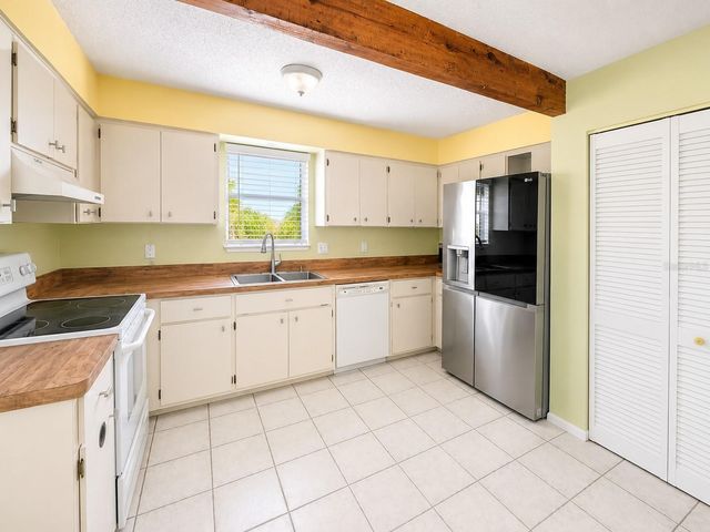 60 BEACHCOMBER LANE B, Englewood, FL 34223