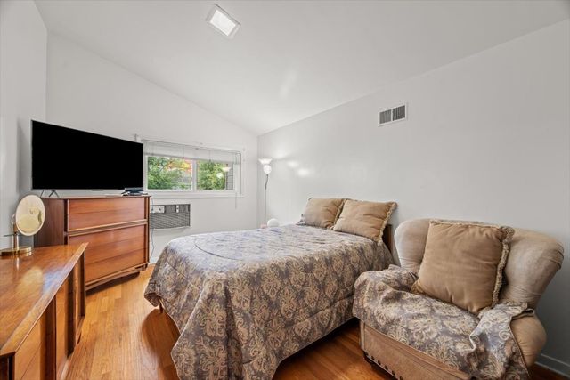 1326 CAVELL Avenue, Highland Park, IL 60035