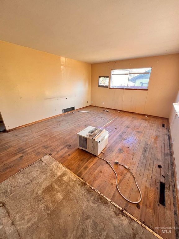 1065 Gridley Dr., Mountain Home, ID 83647 photo 3