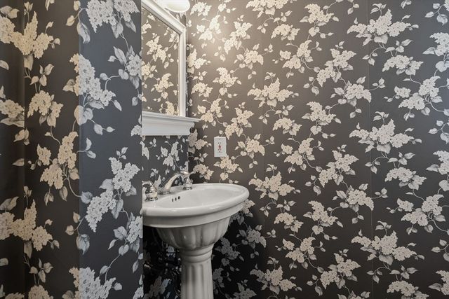 73 Union Street, Weymouth, MA 02190