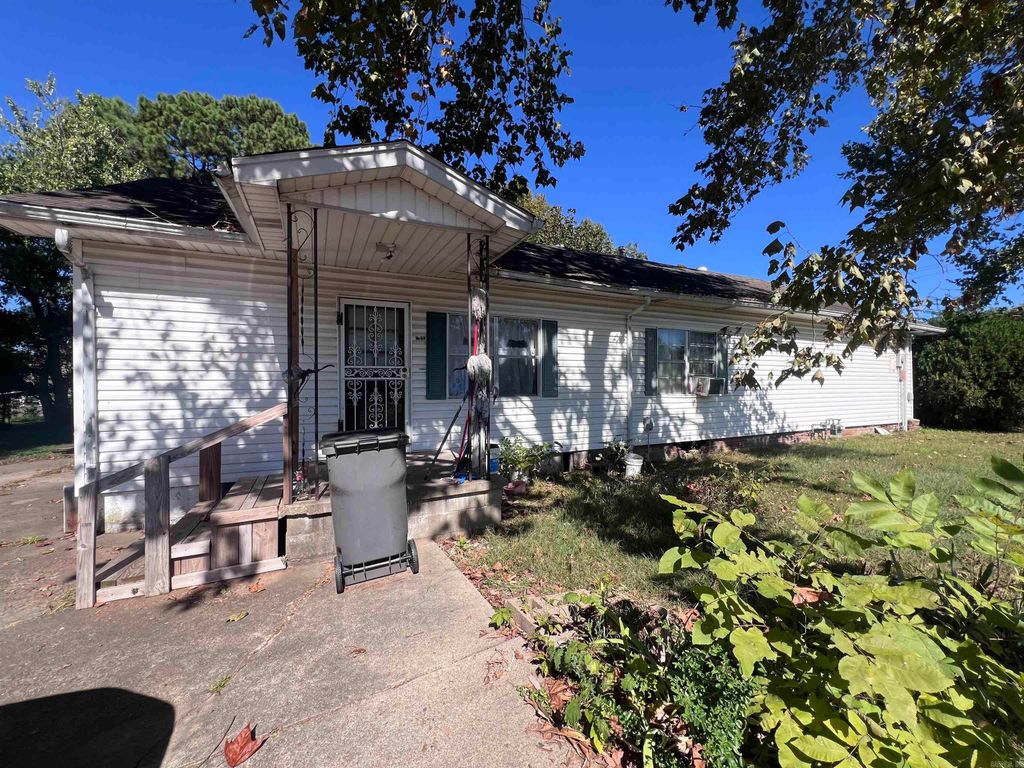 1114 S 7th Street, Paragould, AR 72450