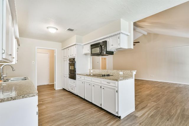 2230 E Clare Street, Deer Park, TX 77536
