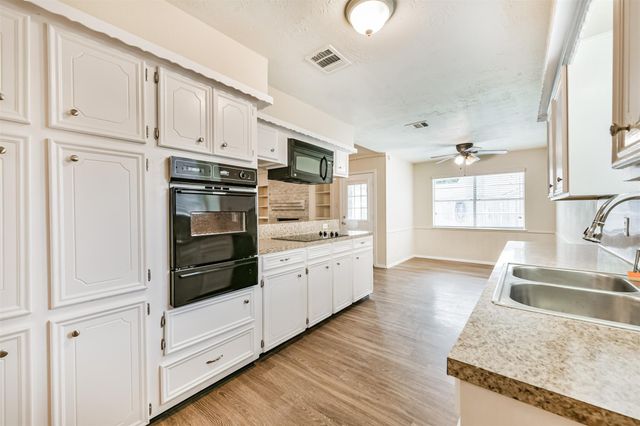2230 E Clare Street, Deer Park, TX 77536