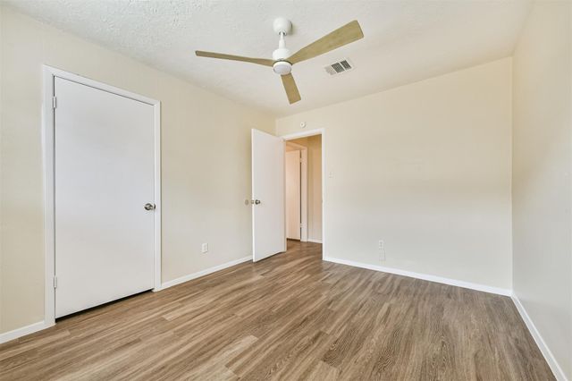 2230 E Clare Street, Deer Park, TX 77536