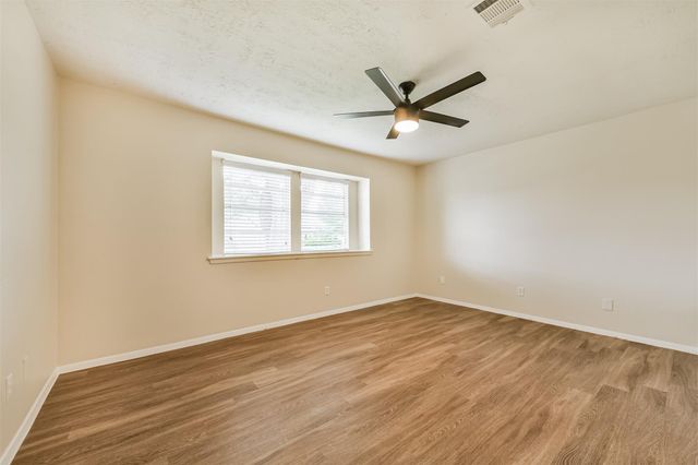 2230 E Clare Street, Deer Park, TX 77536