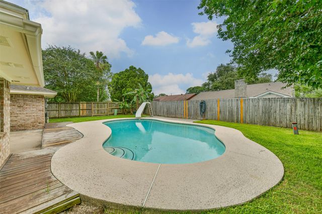 2230 E Clare Street, Deer Park, TX 77536
