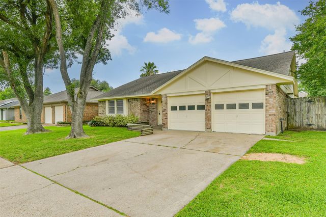2230 E Clare Street, Deer Park, TX 77536