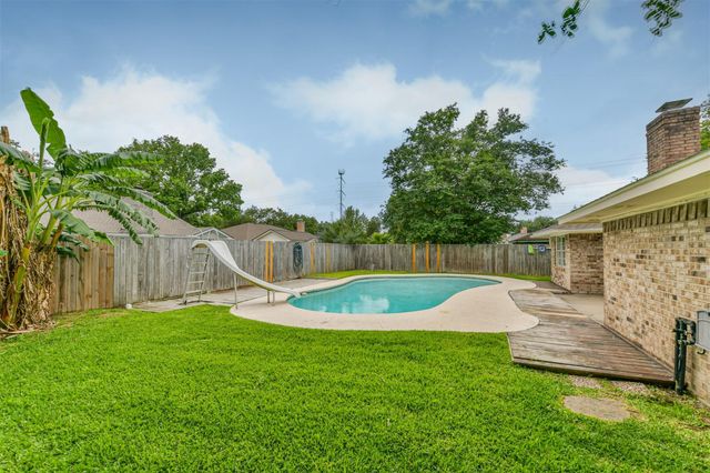 2230 E Clare Street, Deer Park, TX 77536
