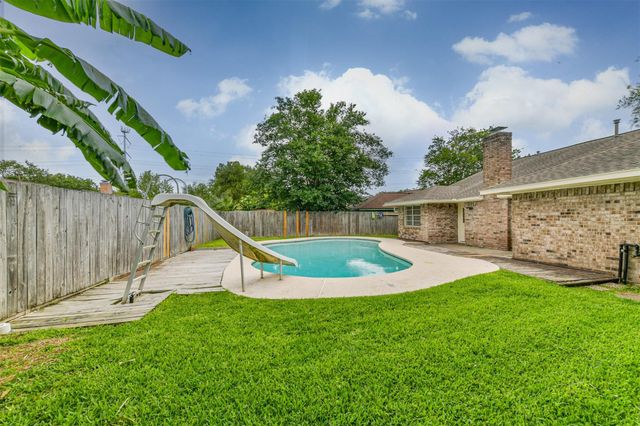 2230 E Clare Street, Deer Park, TX 77536