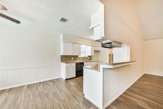 2230 E Clare Street, Deer Park, TX 77536