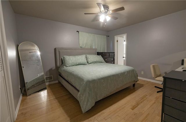 3604 S Cottage Street, Independence, MO 64055
