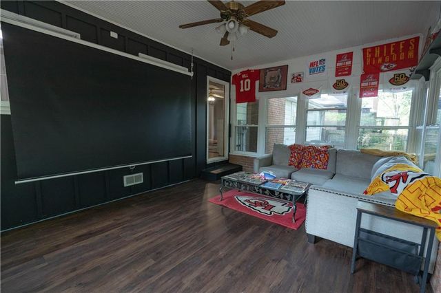 3604 S Cottage Street, Independence, MO 64055