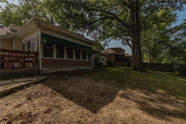 3604 S Cottage Street, Independence, MO 64055