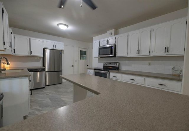 3604 S Cottage Street, Independence, MO 64055