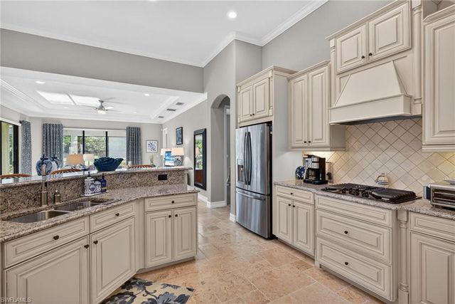 9915 Corso Bello DR, Naples, FL 34113