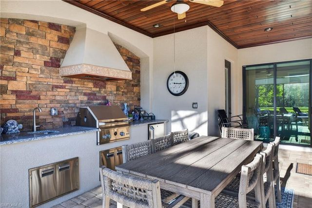 9915 Corso Bello DR, Naples, FL 34113