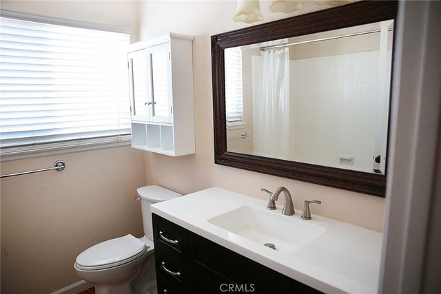 2829 W Avenue J4, Lancaster, CA 93536