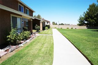 2829 W Avenue J4, Lancaster, CA 93536